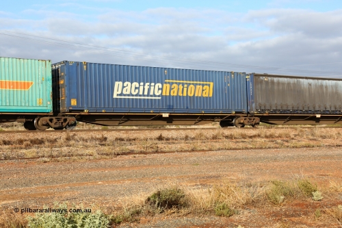 160525 4509
Parkeston, 3PM7 priority service train, RRAY 7255 platform 2 of 5-pack articulated skel waggon set, one of 100 built by ABB Engineering NSW 1996-2000, 48' deck with a Pacific National 48' box PNXD 4178.
Keywords: RRAY-type;RRAY7255;ABB-Engineering-NSW;