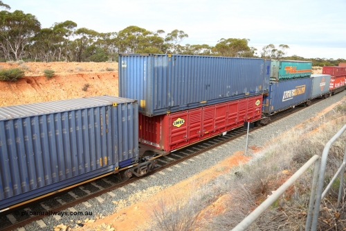 160526 5223
West Kalgoorlie, 4PM6 intermodal train, RRAY 7260 platform 3 of 5-pack articulated skel waggon set, one of a hundred built by ABB Engineering NSW in 1996-2000, 48' deck with a 40' Linfox half height side door LSDU 694010 and a Pacific National 48' Royal Wolf box PNXD 4165 on top.
Keywords: RRAY-type;RRAY7260;ABB-Engineering-NSW;