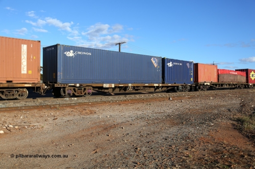 160528 8354
Parkeston, 5SP5 intermodal train, RQSY type container waggon RQSY 34341 was built by Goninan NSW as an OCY type in a batch of one hundred in 1974/75, recoded to NQSY, recoded to RQSY in June 1994. Loaded with a 20' 2EB0 type Cronos TINB 123008[0] and 40' 4EG1 type Cronos box TSPD 103681[4].
Keywords: RQSY-type;RQSY34341;Goninan-NSW;OCY-type;