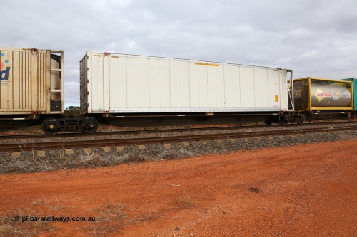 160529 8774
Parkeston, 6MP4 intermodal train, RRQY 7324 platform 2 of 5-pack articulated skel waggon set built by Qiqihar Rollingstock Works China in 2005 in a batch of twenty nine for Pacific National with a 46' 6
