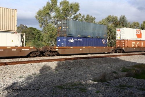 160609 0416
Woodbridge, 5PM5 intermodal train, platform 2 of 5-pack RRRY 7008 well waggon set, one of nineteen built in China at Zhuzhou Rolling Stock Works for Goninan in 2005, Cronos 40' box CXSU 118651 with Royal Wolf 40' box RTPU 4025 on top.
Keywords: RRRY-type;RRRY7008;CSR-Zhuzhou-Rolling-Stock-Works-China;