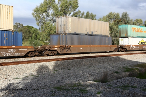 160609 0451
Woodbridge, 5PM5 intermodal train, platform 2 of 5-pack RRRY 7011 well waggon set, one of nineteen built in China at Zhuzhou Rolling Stock Works for Goninan in 2005, Pacific National 48' box PNXD 005 with no signage and SCF 40' box SCFU 470753 on top.
Keywords: RRRY-type;RRRY7011;CSR-Zhuzhou-Rolling-Stock-Works-China;