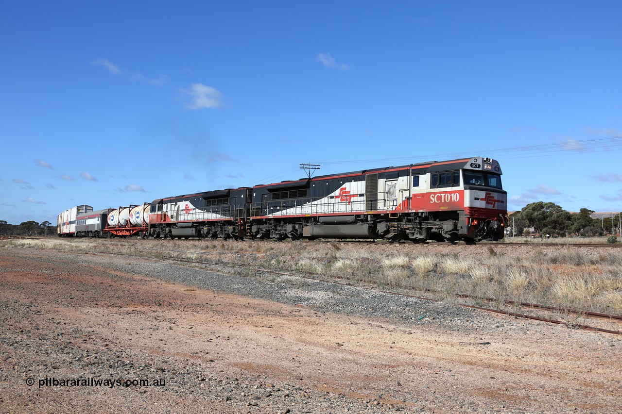 160522 2217
Parkeston, SCT train 6MP9 operating from Melbourne to Perth departs for West Kalgoorlie and eventually Perth behind EDI Downer built EMD model GT46C-ACe unit SCT 010 serial 97-1734 with 76 waggons for 5382 tonnes and 1800 metres length.
Keywords: SCT-class;SCT010;07-1734;EDI-Downer;EMD;GT46C-ACe;