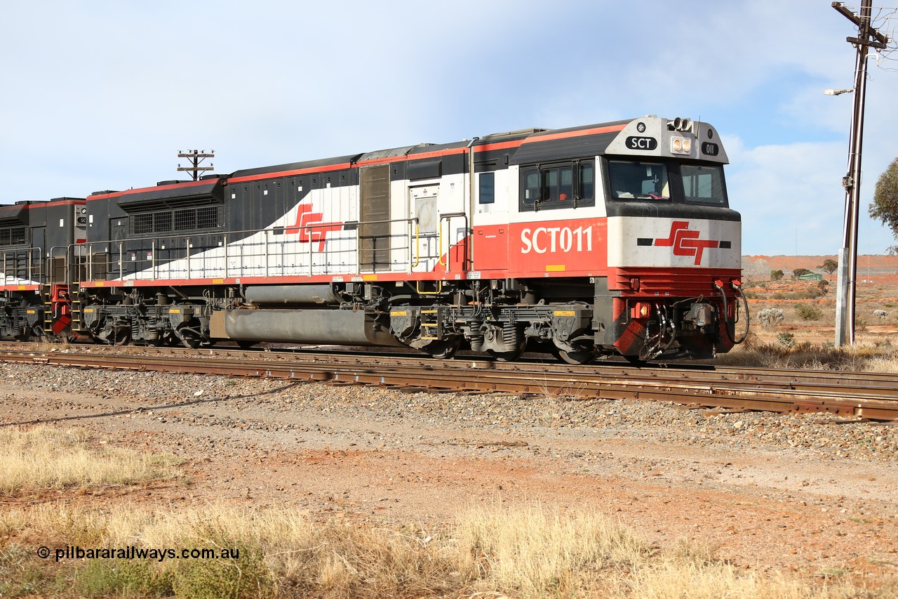 160523 2869
Parkeston, SCT train 7GP1 which operates from Parkes NSW (Goobang Junction) to Perth, SCT class SCT 011 serial 07-1735 lead unit is an EDI Downer built EMD model GT46C-ACe, departs with 70 waggons for 5231 tonnes and 1647.5 metres length.
Keywords: SCT-class;SCT011;EDI-Downer;EMD;GT46C-ACe;07-1735;