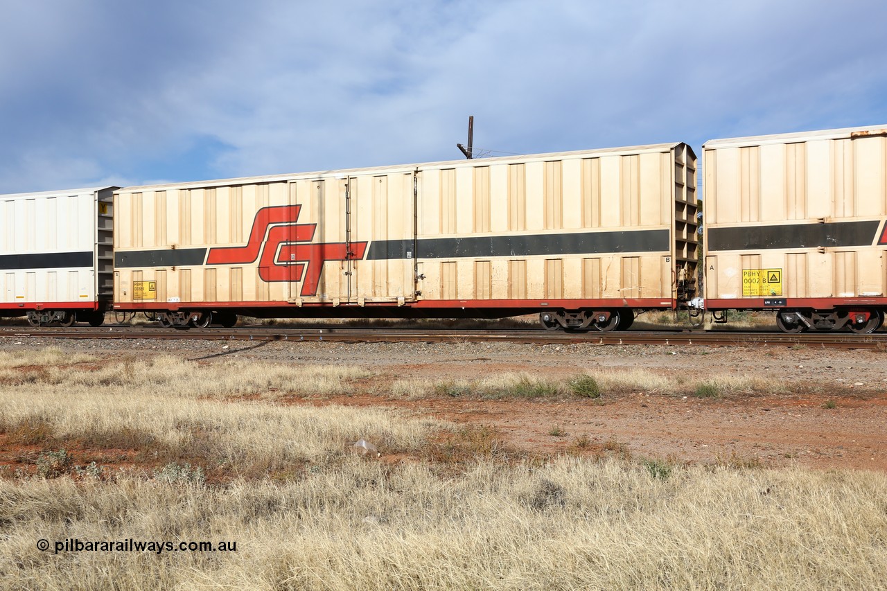160523 2875
Parkeston, SCT train 7GP1 which operates from Parkes NSW (Goobang Junction) to Perth, PBHY type covered van PBHY 0036 Greater Freighter, one of a second batch of thirty units built by Gemco WA without the Greater Freighter signage.
Keywords: PBHY-type;PBHY0038;Gemco-WA;
