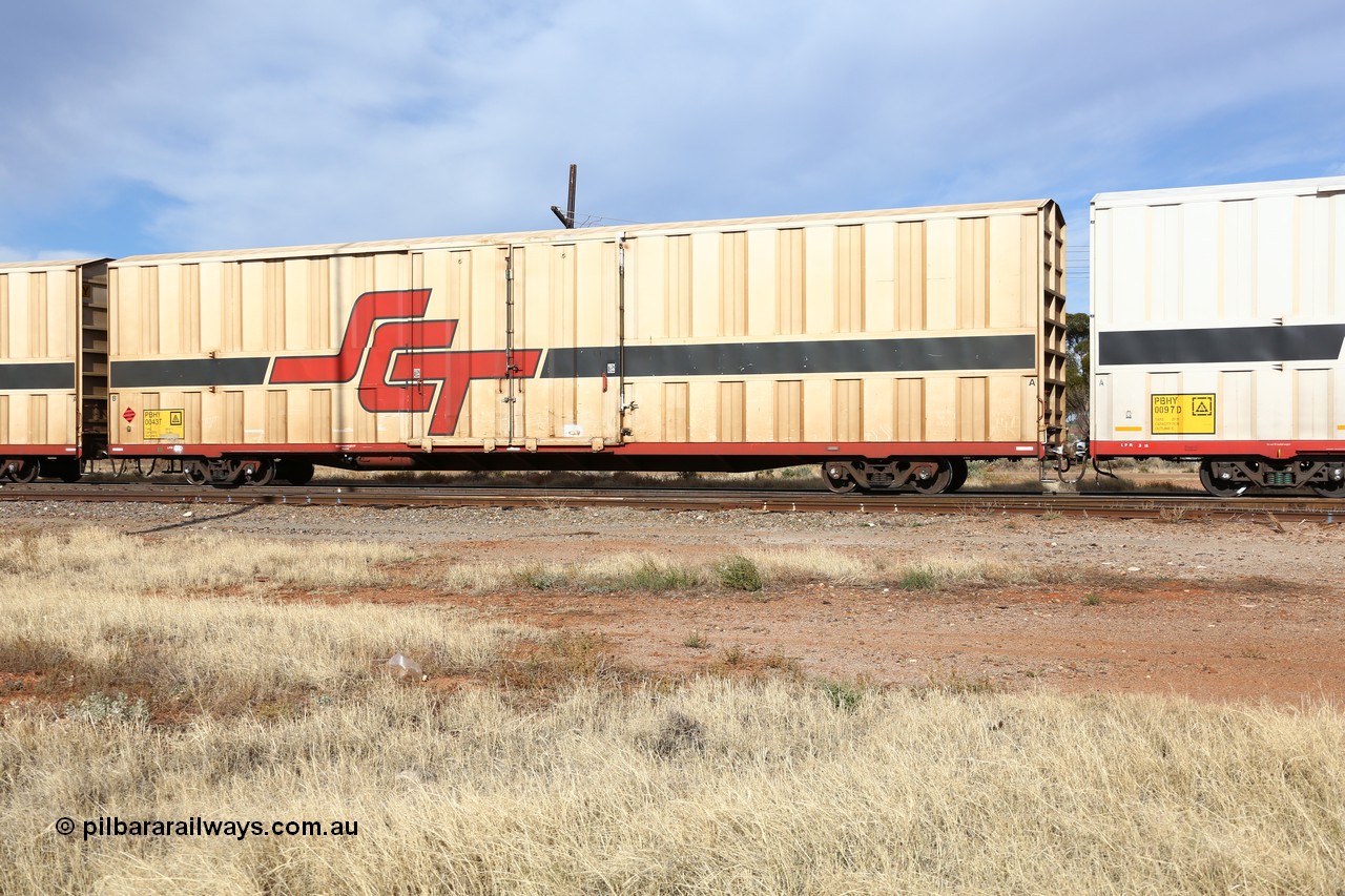 160523 2890
Parkeston, SCT train 7GP1 which operates from Parkes NSW (Goobang Junction) to Perth, PBHY type covered van PBHY 0043 Greater Freighter, one of a second batch of thirty units built by Gemco WA without the Greater Freighter signage.
Keywords: PBHY-type;PBHY0043;Gemco-WA;