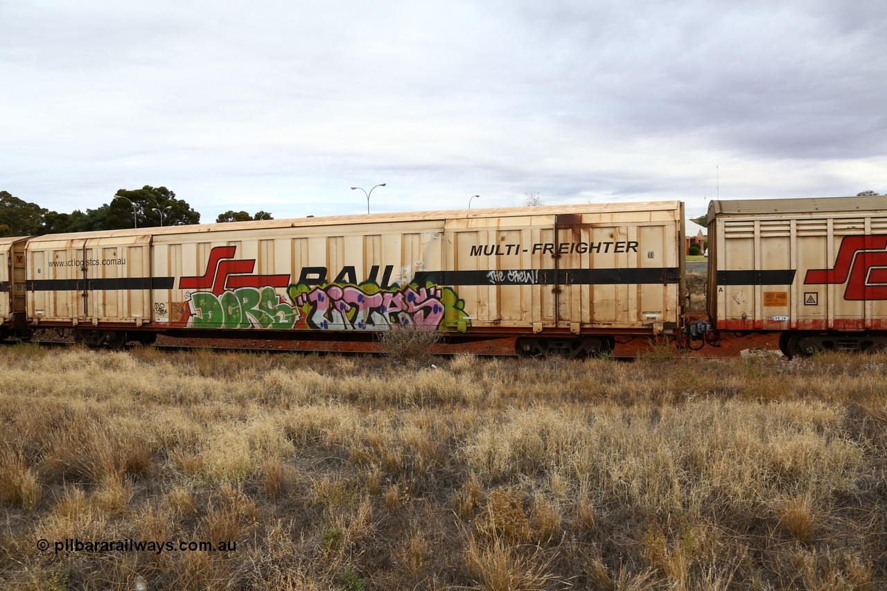 160524 3692
Kalgoorlie, SCT train 2PM9 operating from Perth to Melbourne, PBGY type covered van PBGY 0124 Multi-Freighter, one of eighty units built by Gemco WA with Independent Brake signage.
Keywords: PBGY-type;PBGY0124;Gemco-WA;