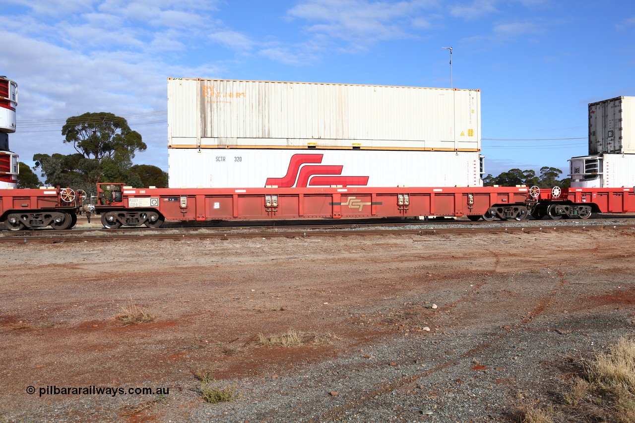 160525 4589
Parkeston, SCT train 3PG1 which operates from Perth to Parkes NSW (Goobang Junction), PWWY type PWWY 0035 one of forty well waggons built by Bradken NSW for SCT, loaded with a 48' SCT reefer SCTR 320 and a 48' MFG1 type Rail Containers box SCFU 412532.
Keywords: PWWY-type;PWWY0035;Bradken-NSW;