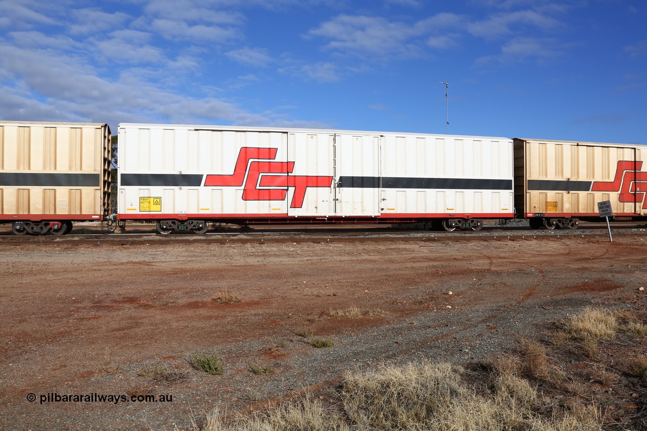 160525 4606
Parkeston, SCT train 3PG1 which operates from Perth to Parkes NSW (Goobang Junction), PBHY type covered van PBHY 0077 Greater Freighter, built by CSR Meishan Rolling Stock Co China in 2014 without the Greater Freighter signage.
Keywords: PBHY-type;PBHY0077;CSR-Meishan-China;