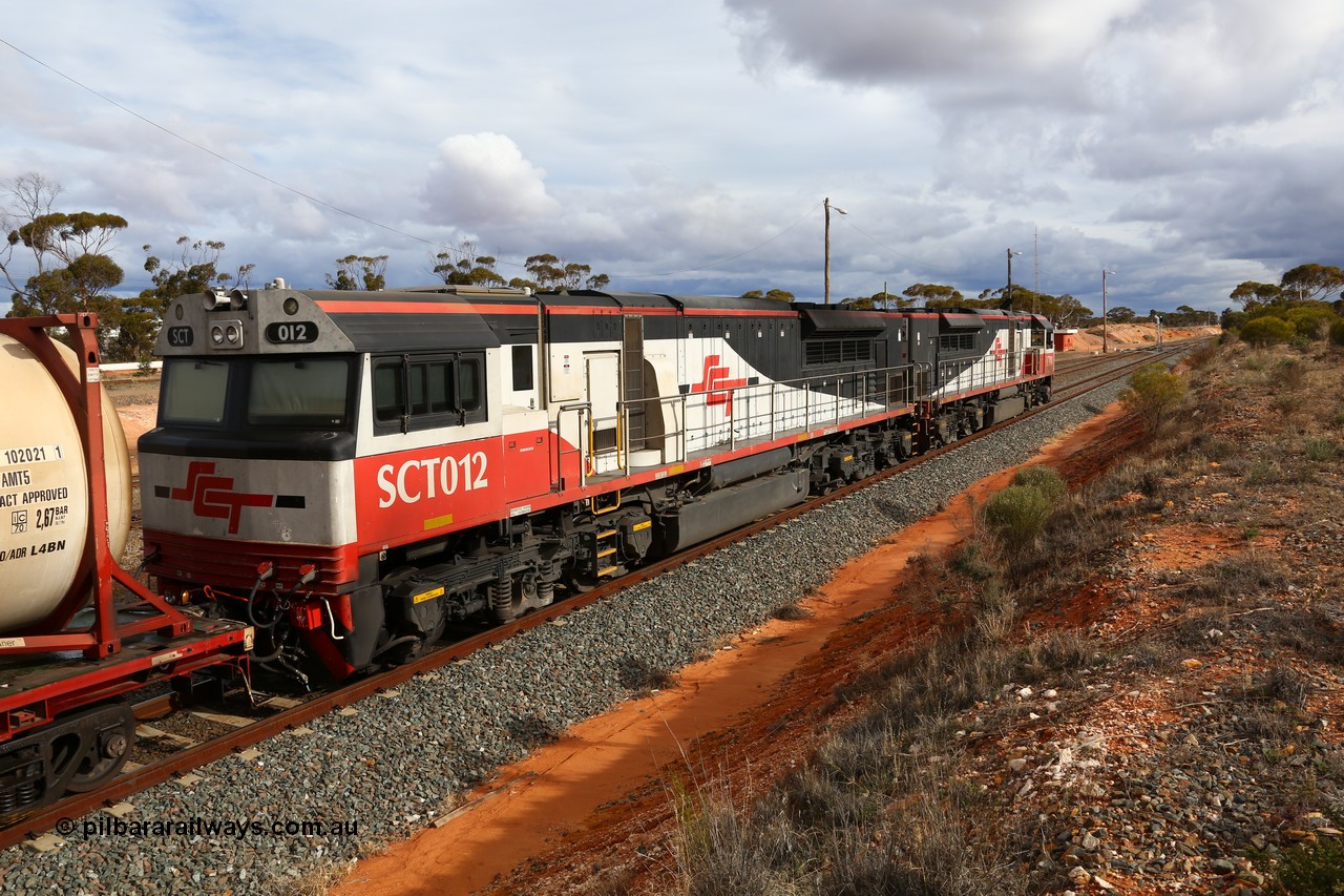 160526 5290
West Kalgoorlie, SCT train 3MP9 operating from Melbourne to Perth, with 76 waggons for 5709.8 tonnes and 1795 metres with EDI Downer built EMD model GT46C-ACe unit SCT 012 serial 08-1736 as second unit to sister unit SCT 014 with the signal green they start the 650 kilometre run to Perth.
Keywords: SCT-class;SCT012;08-1736;EDI-Downer;EMD;GT46C-ACe;