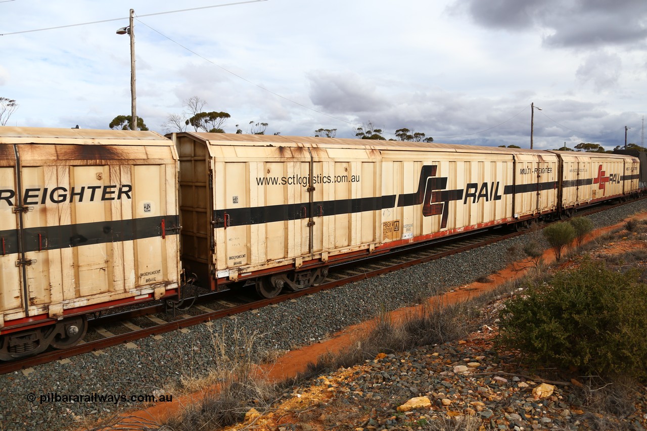 160526 5336
West Kalgoorlie, SCT train 3MP9 operating from Melbourne to Perth, PBGY type covered van PBGY 0121 Multi-Freighter, one of eighty units built by Gemco WA, with Independent Brake signage.
Keywords: PBGY-type;PBGY0121;Gemco-WA;