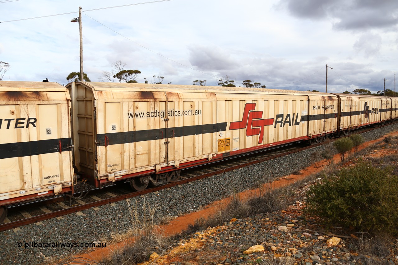 160526 5337
West Kalgoorlie, SCT train 3MP9 operating from Melbourne to Perth, PBGY type covered van PBGY 0152 Multi-Freighter, one of eighty units built by Gemco WA, with Independent Brake signage.
Keywords: PBGY-type;PBGY0152;Gemco-WA;