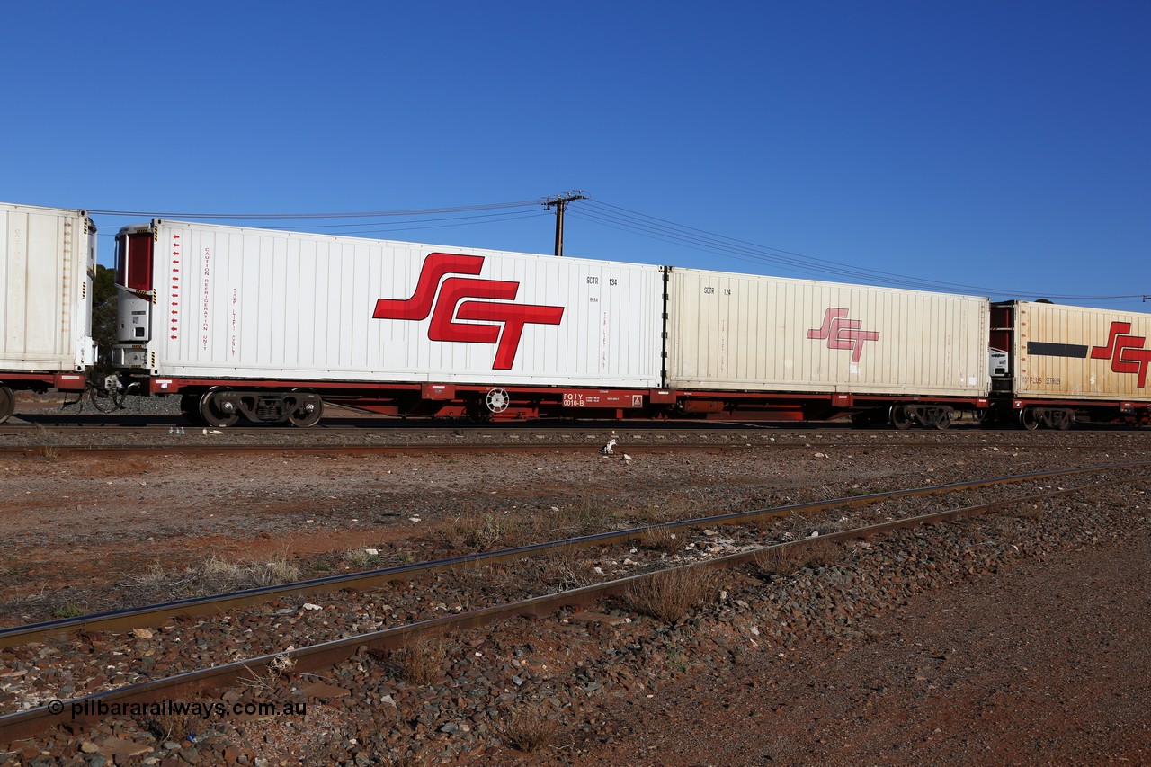160530 9137
Parkeston, SCT train 1PM9 operates mostly empty from Perth to Melbourne, Gemco WA built PQIY type 80' container flat PQIY 0010 loaded with two 40' RFRA type SCT reefers SCTR 134 and SCTR 124.
Keywords: PQIY-type;PQIY0010;Gemco-WA;