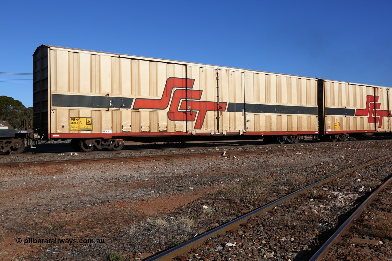 160530 9177
Parkeston, SCT train 7GP1 which operates from Parkes NSW (Goobang Junction) to Perth, PBHY type covered van PBHY 0041 Greater Freighter, one of a second batch of thirty units built by Gemco WA without the Greater Freighter signage.
Keywords: PBHY-type;PBHY0041;Gemco-WA;