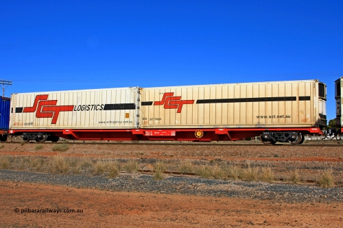 100603 9002
Parkeston, SCT train 3MP9, PQIY type 80' container flat PQIY 0007, one of forty units built by Gemco WA in 2009 loaded with 40' SCT reefer FORU 40 / SCTR008 and 40' SCT Logistics GPR1 type reefer SCTU 02 / CR017.
Keywords: PQIY-type;PQIY0007;Gemco-WA;