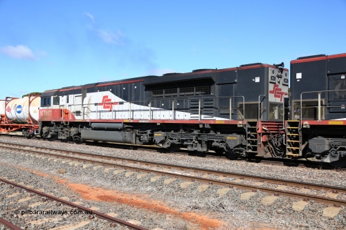 160522 2197
Parkeston, SCT train 6MP9 operating from Melbourne to Perth with EDI Downer built EMD model GT46C-ACe unit SCT 007 'Geoff (James Bond) Smith' serial 97-1731 with 76 waggons for 5382 tonnes and 1800 metres length.
Keywords: SCT-class;SCT007;EDI-Downer;EMD;GT46C-ACe;07-1731;