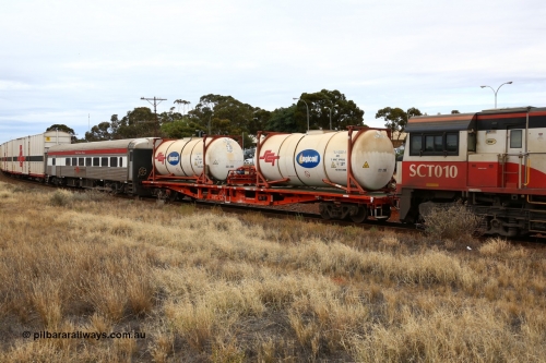 160524 3648
Kalgoorlie, SCT train 2PM9 operating from Perth to Melbourne, SCT inline refuelling waggon PQFY type PQFY 4256 with SCT - Logicoil AMT5 type tank-tainers TILU 102020 and TILU 102028, originally built by Perry Engineering SA in 1975 for Commonwealth Railways as an RMX type container flat, recoded to AQMX, AQMY and to RQMY.
Keywords: PQFY-type;PQFY4256;Perry-Engineering-SA;RMX-type;