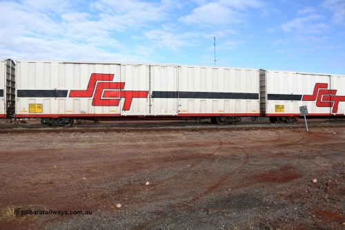 160525 4557
Parkeston, SCT train 3PG1 which operates from Perth to Parkes NSW (Goobang Junction), PBHY type covered van PBHY 0092 Greater Freighter, built by CSR Meishan Rolling Stock Co China in 2014 without the Greater Freighter signage.
Keywords: PBHY-type;PBHY0092;CSR-Meishan-China;