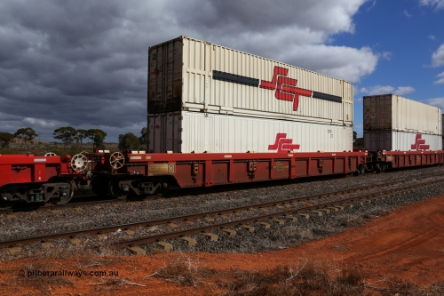 160529 8888
Parkeston, SCT train 6MP9 operating from Melbourne to Perth, PWWY type PWWY 0034 one of forty well waggons built by Bradken NSW for SCT, loaded with a 48' SCT reefer SCTR 212 and a 48' MFG1 type SCT box SCTDS 4853.
Keywords: PWWY-type;PWWY0034;Bradken-NSW;