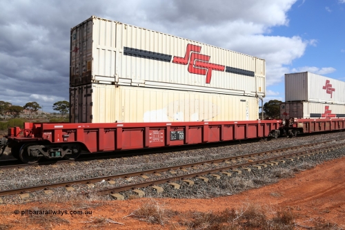 160529 8891
Parkeston, SCT train 6MP9 operating from Melbourne to Perth, PWXY type PWXY 0012 one of twelve well waggons built by CSR Meishan Rolling Stock Co of China for SCT in 2008, loaded with a 46' 6