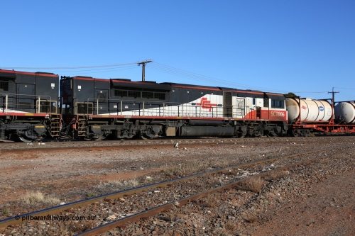 160530 9089
Parkeston, SCT train 1PM9 operates mostly empty from Perth to Melbourne, second unit EDI Downer built EMD model GT46C-ACe unit SCT 006 serial 97-1730. SCT introduced these AC traction locomotives to reduce the normal power consist from three DC locos to two AC locos.
Keywords: SCT-class;SCT006;EDI-Downer;EMD;GT46C-ACe;07-1730;