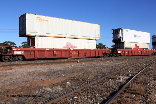 160530 9220
Parkeston, SCT train 7GP1 which operates from Parkes NSW (Goobang Junction) to Perth, PWWY type PWWY 0036 one of forty well waggons built by Bradken NSW for SCT, loaded with a 40' SCT GPR1 type reefer SCTR 112 and a 48' MFG1 type Rail Containers box SCFU 412553.
Keywords: PWWY-type;PWWY0036;Bradken-NSW;