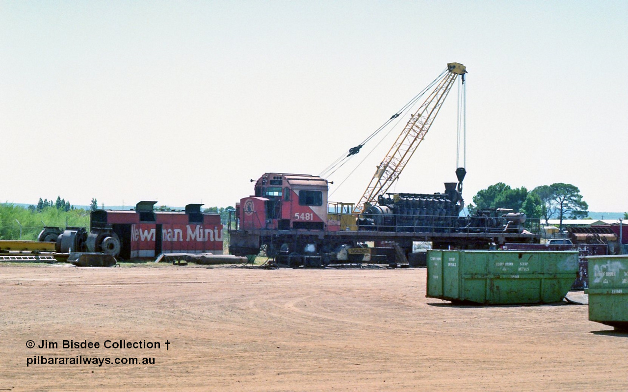 23731
Bassendean, Goninan workshops, Mt Newman Mining AE Goodwin built ALCo M636 unit, 5481 serial G6061-2 awaiting rebuilding into CM40-8M 5650 in July 1993. January 1993.
Jim Bisdee photo.
Keywords: 5481;AE-Goodwin;ALCo;M636C;G6061-2;