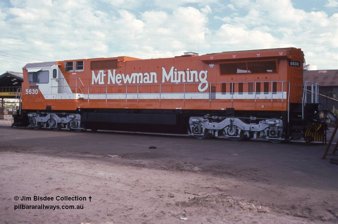 6986 001
Welshpool, Goninan Open Day 27th August, 1988. Mt Newman Mining's Goninan new build GE CM39-8 model loco 5630 'Zeus' serial 5831-09 / 88-079.
Jim Bisdee photo.
Keywords: 5630;Goninan;GE;CM39-8;5831-09/88-079;