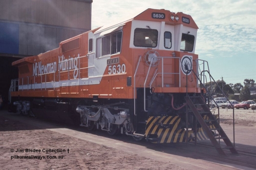 6987 001
Welshpool, Goninan Open Day 27th August, 1988. Mt Newman Mining's Goninan new build GE CM39-8 model loco 5630 'Zeus' serial 5831-09 / 88-079.
Jim Bisdee photo.
Keywords: 5630;Goninan;GE;CM39-8;5831-09/88-079;