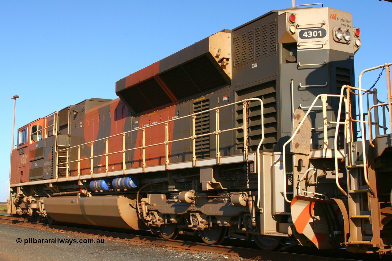 060416 3512r
Nelson Point south yard, BHP Billiton Electro-Motive built SD70ACe/LC class leader 4301 'Bing' serial 20038540-002 16th April 2006. Although there is a unit 4300 it is a spare parts source and as such is not on the roster and the official order placed with EDI was for thirteen units being 4301 to 4313.
Keywords: 4301;Electro-Motive;EMD;SD70ACe/LC;20038540-002;