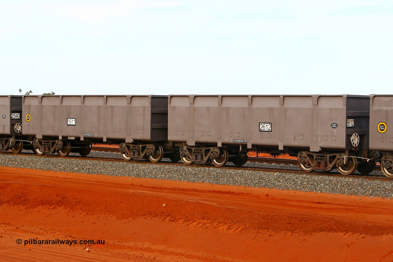080304 2196r
Rowley Yard, FMG's new ore waggon pair Control waggon 2620 and Slave waggon 1619, built in China by CSR at the Zhuzhou Rolling Stock Works in 2007. 4th March 2008.
Keywords: 2620-1619;China-Southern-Rail;FMG-ore-waggon;
