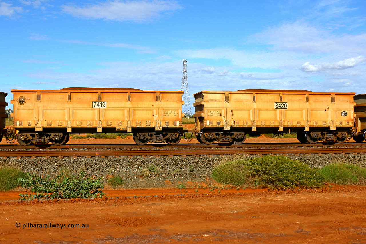 7419-8420 200412 5554
FMG 7419 and 8420 on a loaded train at Boodarie, April 12, 2020. Two waggons 7419 slave and 8420 control built by CNR QRRS, the only pair with the axle load, capacity and volume on the side.
