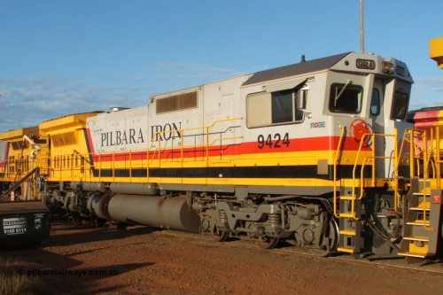 050824 0681
Cape Lambert, Pilbara Iron Robe River Goninan GE rebuild CM40-8M locomotive 9424 serial 6266-7/89-84 from Robe River C636 ALCo 9424 which was originally built in November 1968 as #343 for Spokane Portland & Seattle serial 6010-4 prior to be purchased by Robe in May 1981. Seen here on the 24th August 2005. Photo by Phil 'Fridge' Ludbrook.
Keywords: 9424;Goninan;GE;CM40-8M;6266-7/89-84;rebuild;ALCo;Schenectady-NY;C636;BN4369;6010-4;